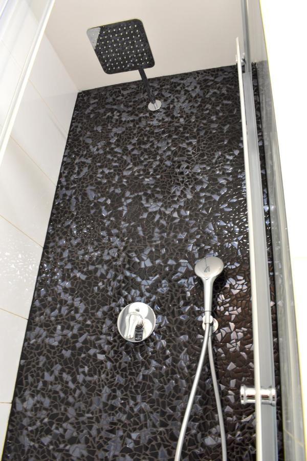 Lovely Apartment In Center Praga Esterno foto