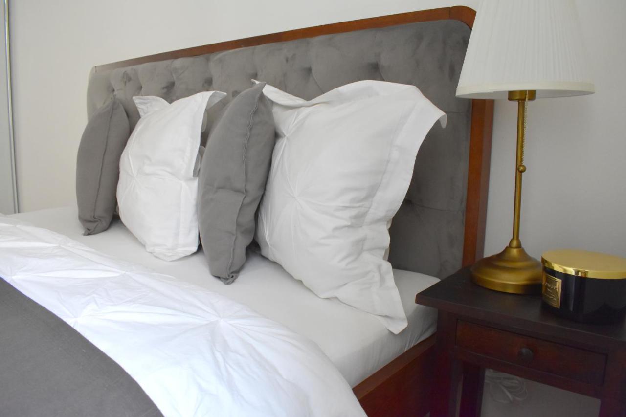 Lovely Apartment In Center Praga Esterno foto