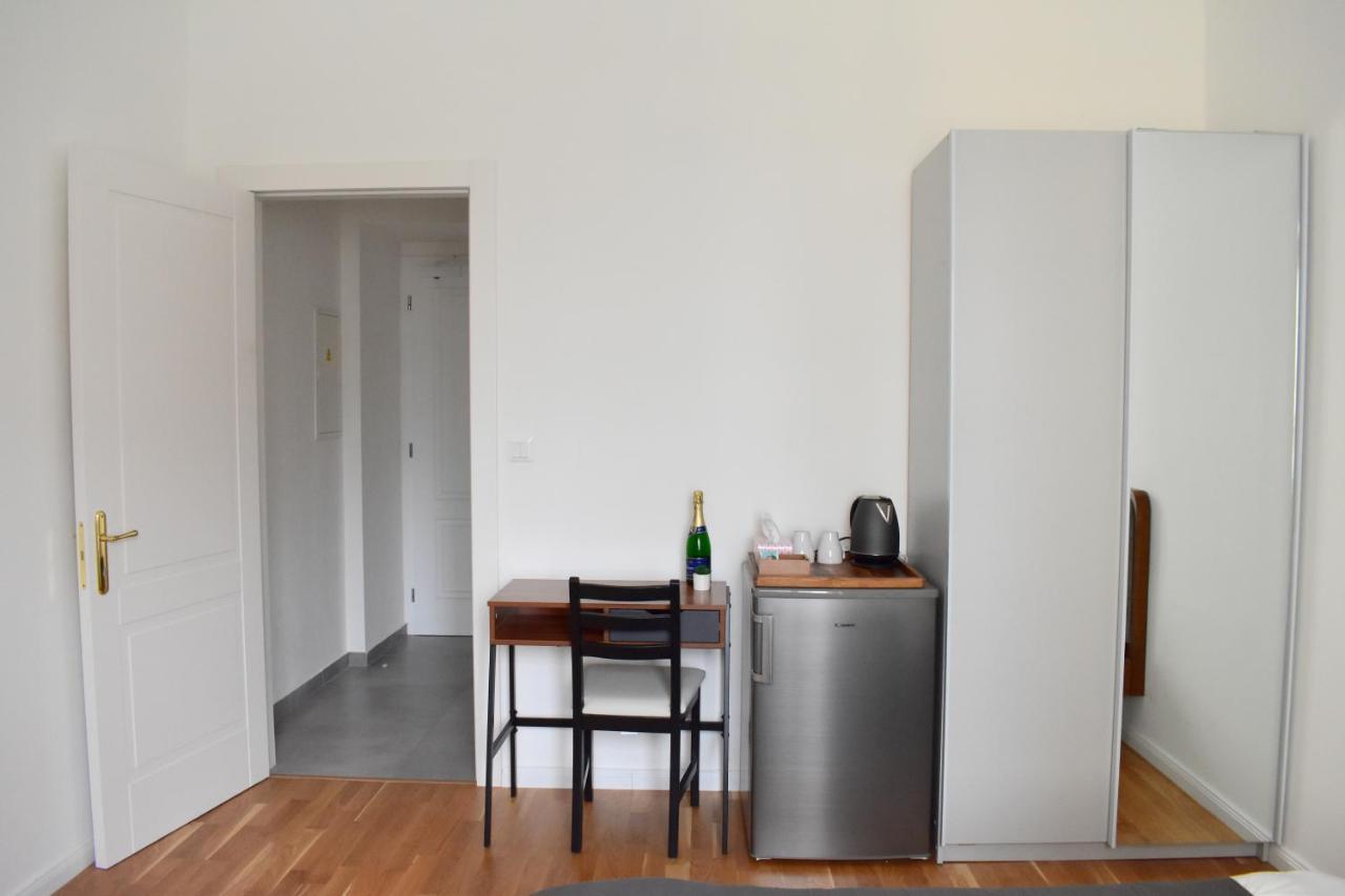 Lovely Apartment In Center Praga Esterno foto