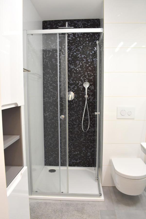 Lovely Apartment In Center Praga Esterno foto